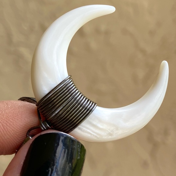 Mother of pearl up side down moon horns lunula maille handmade choker necklace - Picture 13 of 16